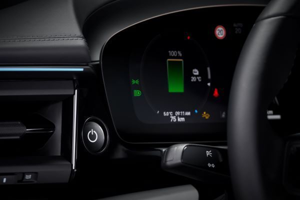 เทคโนโลยีและระบบความปลอดภัย Porsche Macan 2024-2025