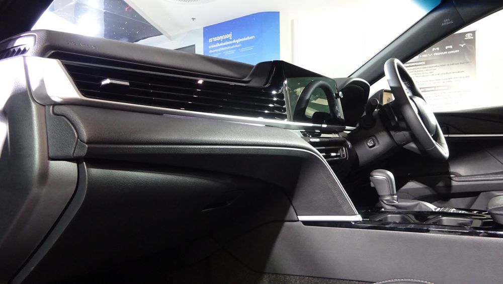 รายละเอียด All-New Toyota Camry รุ่น HEV Premium Luxury