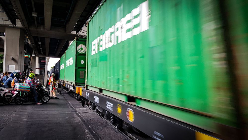 รถไฟชนรถยนต์ ใครเป็นฝ่ายผิด?