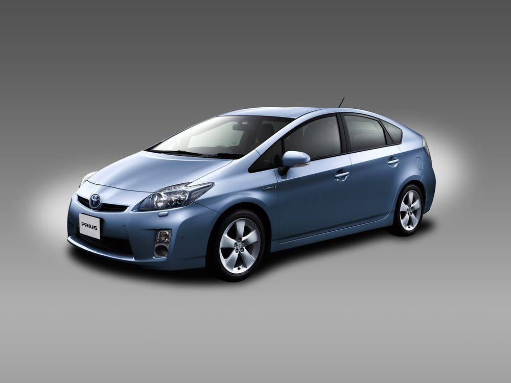 Toyota Prius รถไฮบริดรุ่นบุกเบิกที่ยังคงน่าเล่น!