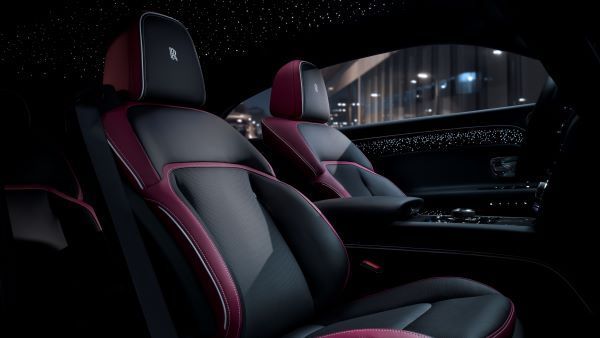 Rolls-Royce Black Badge Spectre 2025 เบาะโดยสาร