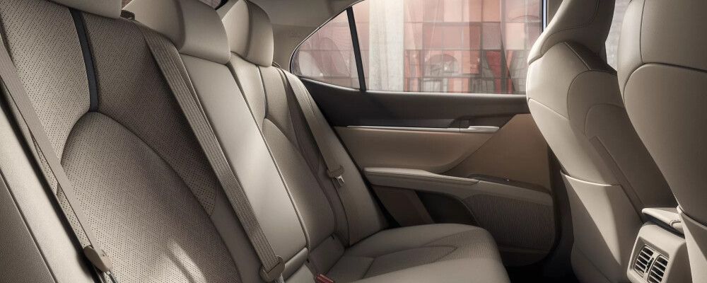 ภายในของ ORA 07 กับ Toyota Camry