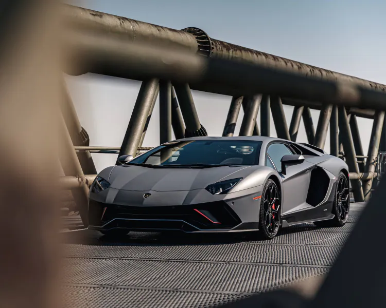 Lamborghini Aventador ซุปเปอร์คาร์ในฝันของผู้ชายทุกคน