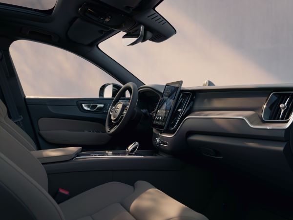 The refreshed Volvo XC60 2026 ห้องโดยสารด้านหน้า
