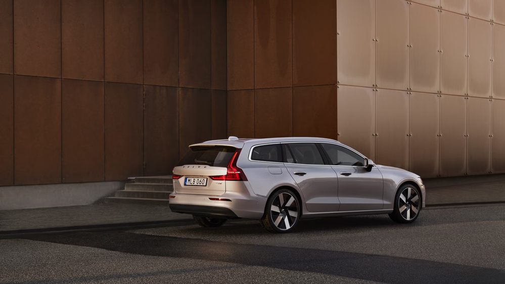 เครื่องยนต์ของ Volvo V60 ปี 2023