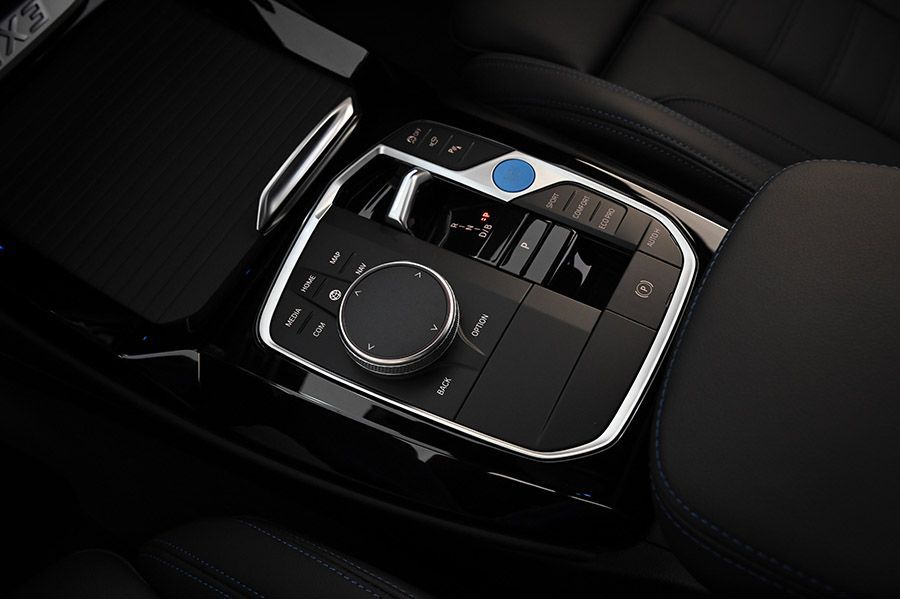 รายละเอียด BMW iX3 (G08)