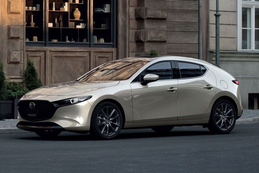 Mazda 3 Sedan และ Hatchback มือสอง ราคาเท่าไหร่