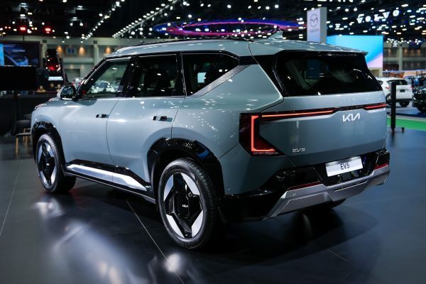 ด้านท้าย Kia EV5 2024