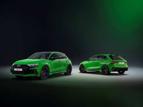 ภายนอก Audi RS 3 Sportback 2025 ด้านหน้า-ด้านหลัง