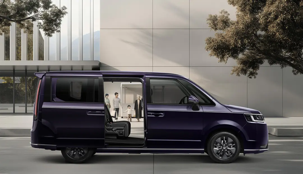 รายละเอียดของ Honda Step WGN e:HEV
