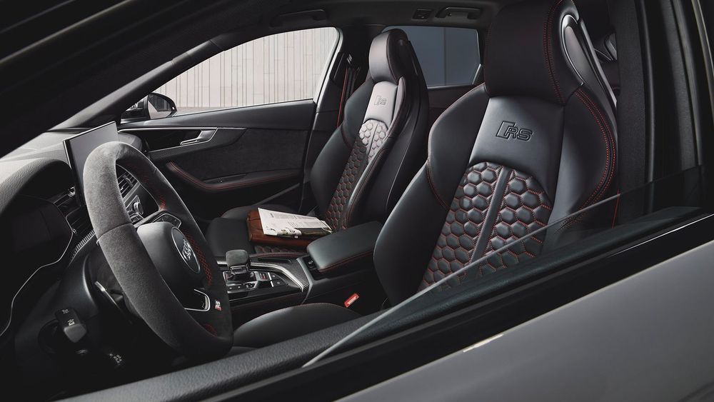 การดีไซน์ภายในของ RS4 Avant