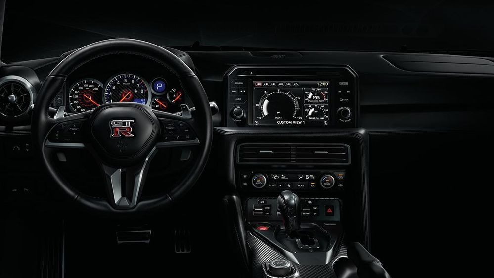 ดีไซน์ภายในของ Nissan GT-R R35