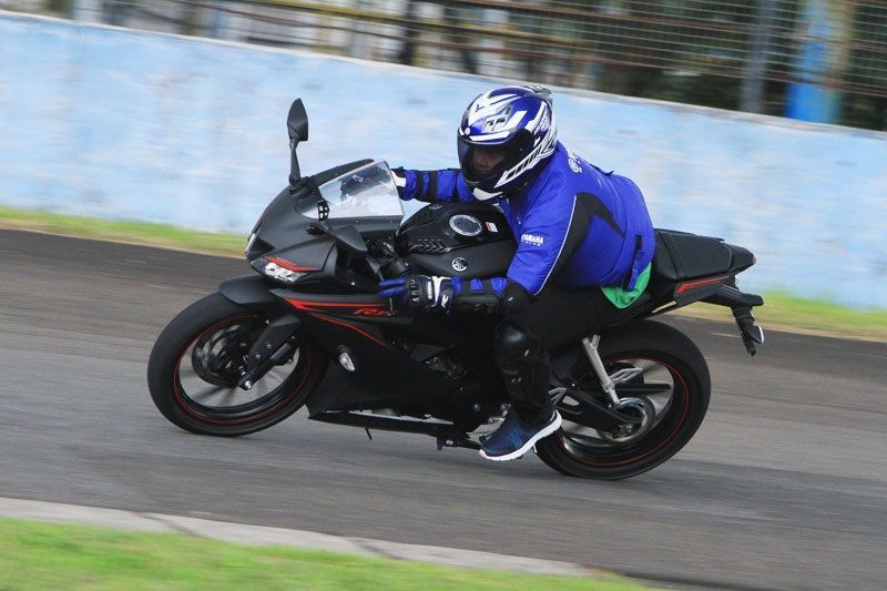 Test Ride All-new Yamaha R15