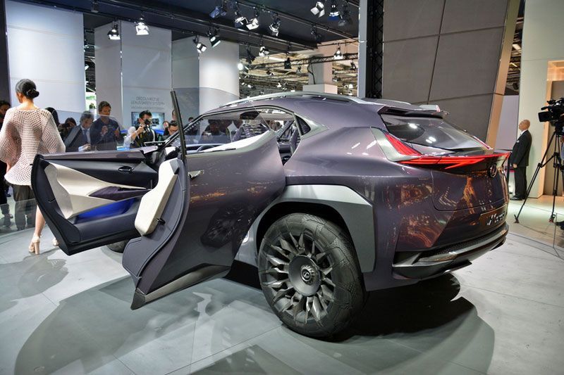 Debut Dunia Lexus UX Concept
