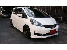 2013 Honda Jazz (ปี 08-14) V 1.5 AT Hatchback