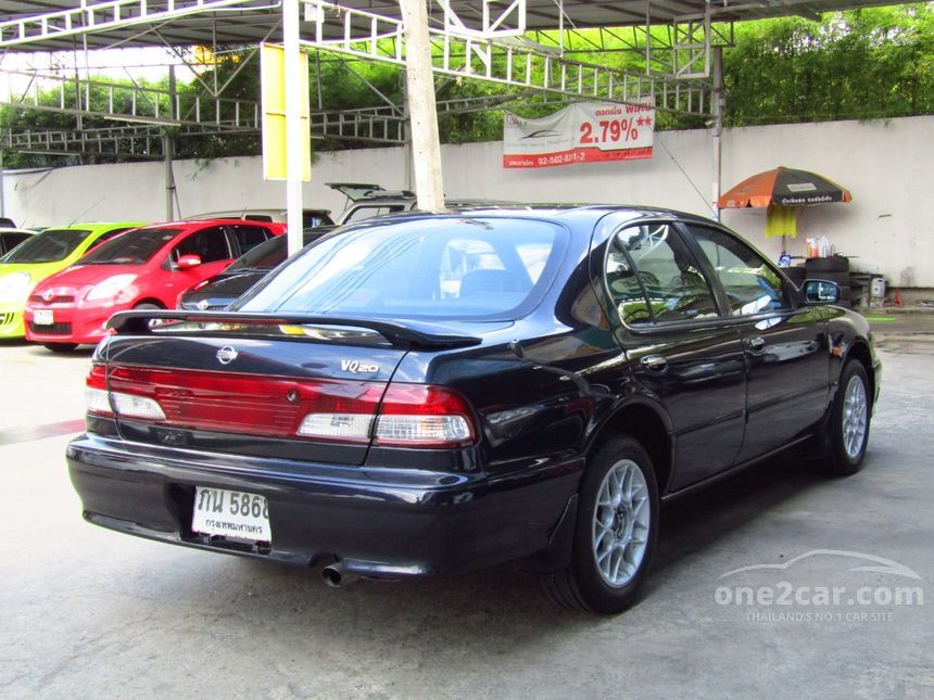 Nissan cefiro 2000