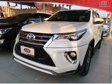 2015 Toyota Fortuner 2.4 (ปี 15-18) V SUV AT