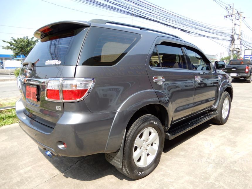 Toyota fortuner 2009