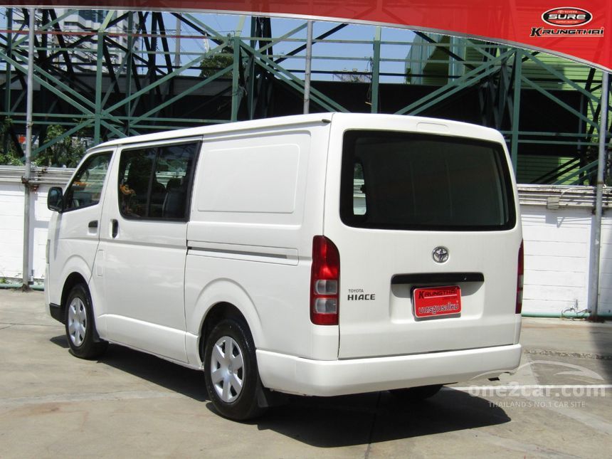 Toyota Hiace 2011 D4D 2.5 in กรุงเทพและปริมณฑล Manual Van สีขาว for